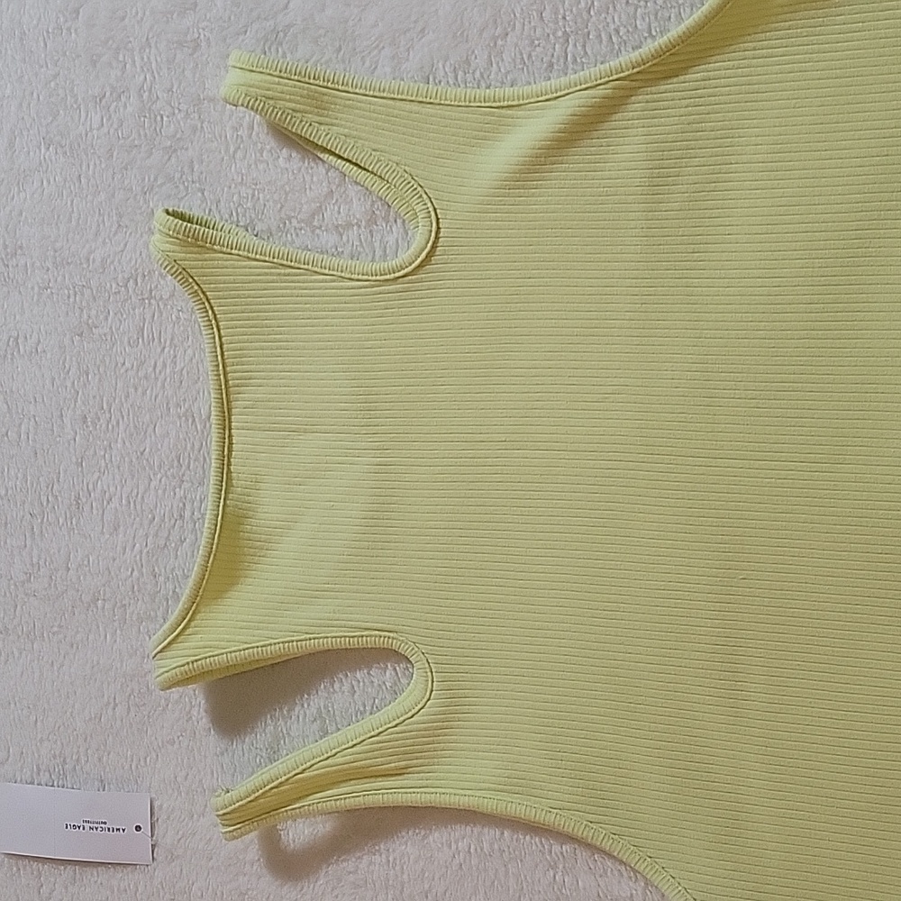 AMERICAN EAGLE OUTFITTER CROP TOP LARGE - Picture 6 of 8